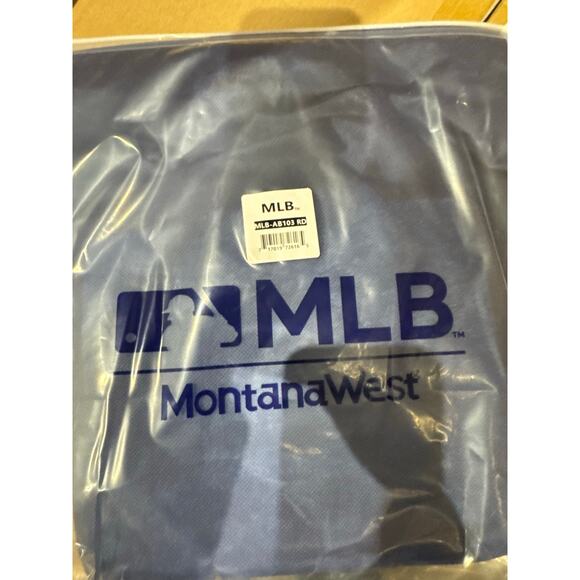 MLB New York Yankees Stripe Small Tote/Crossbody w/ Coin Pouch *Brand NEW* - Picture 6 of 6